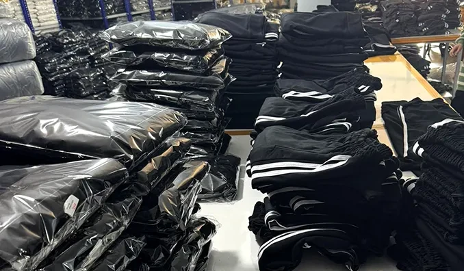Productie, import China si distributie articole de imbracaminte si incaltaminte